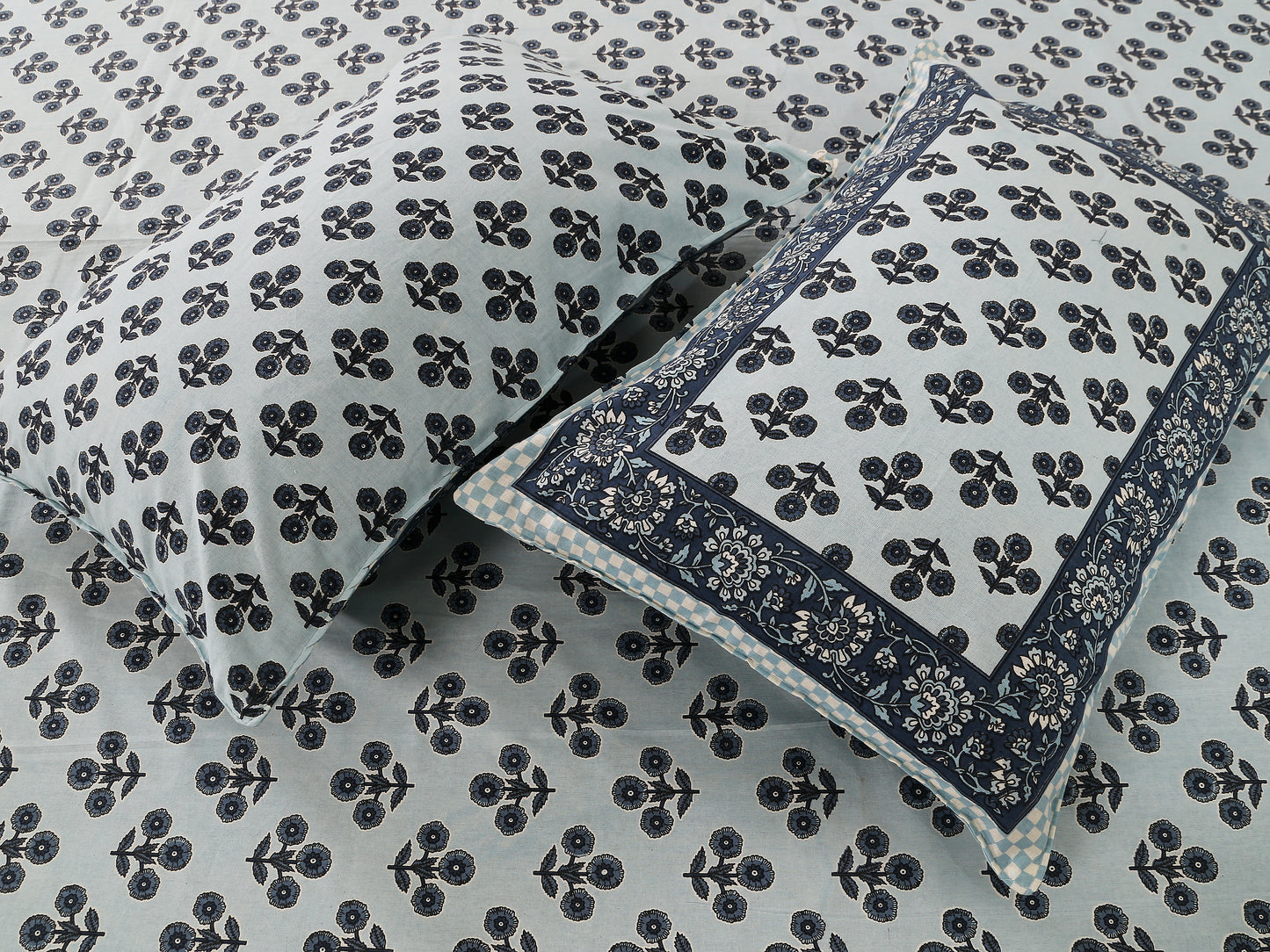 Udaipur Royale—Grey Bloom